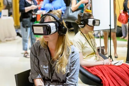 VR