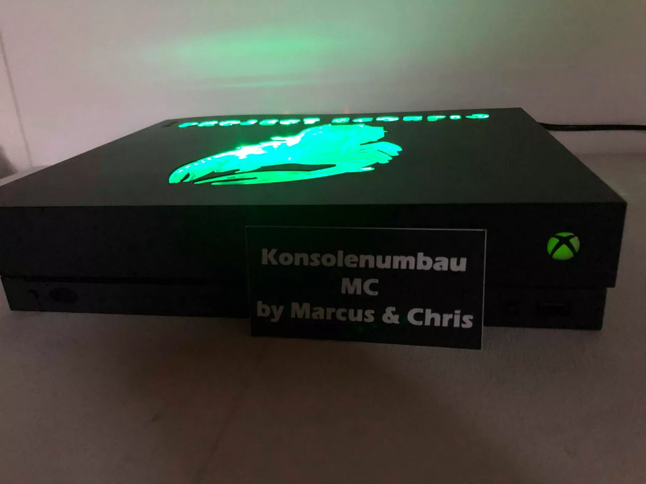 Xbox One X: Project Scorpio Acryl-Glas Mod