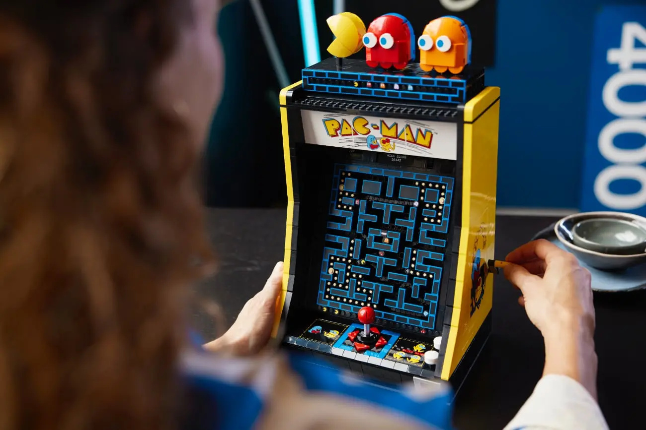 LEGO® ICONS PAC-MAN Arcade Sets