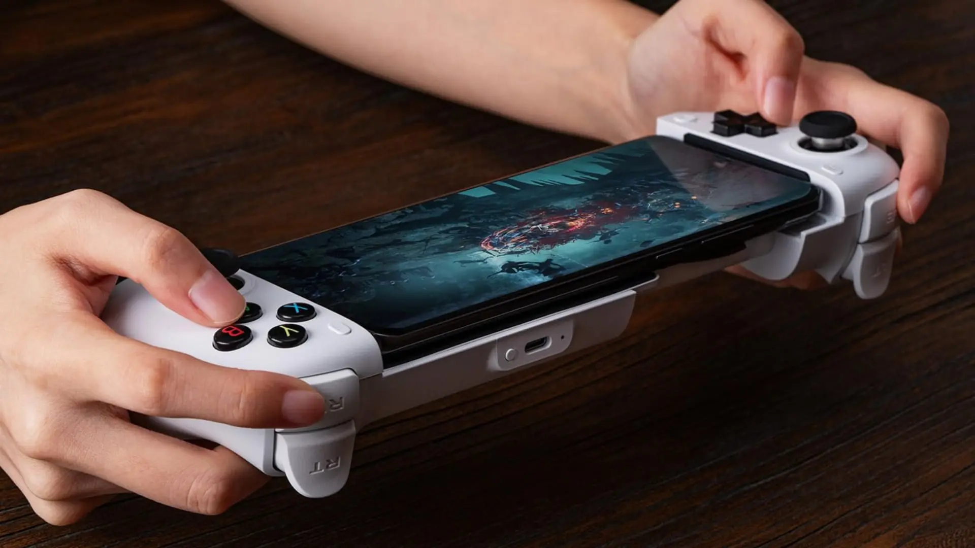 8BitDo Ultimate Mobile Gaming Controller - Xbox Edition